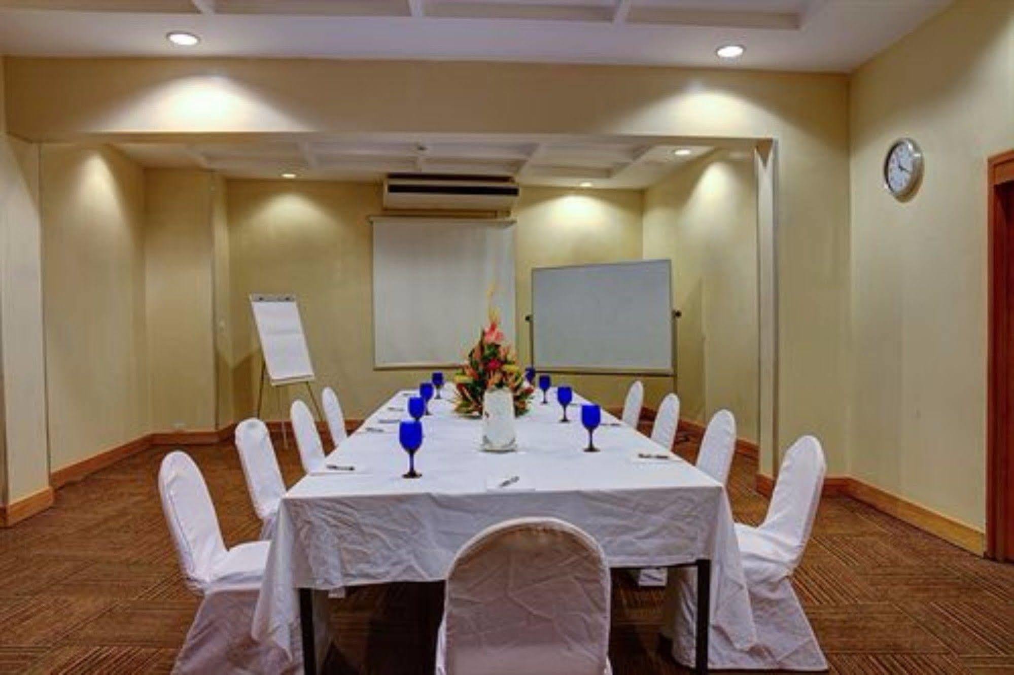 Tanoa Plaza Hotel Suva Esterno foto